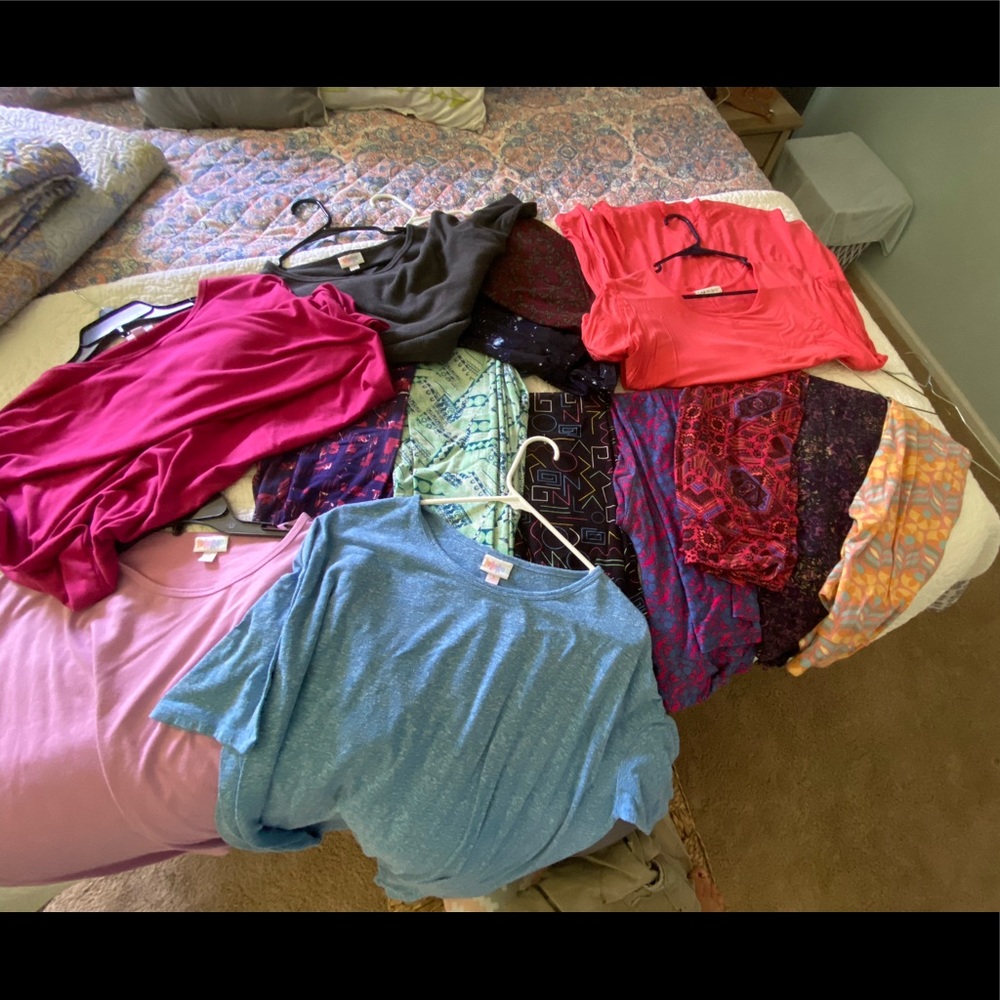 LuLaRoe. Leggings are sized OS, Irma shirts: Small